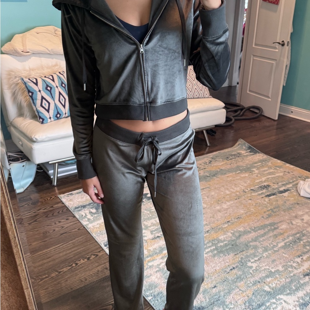 Aerie Shiny Black Straight Leg Pants & Hoodie Set - Picture 1 of 5